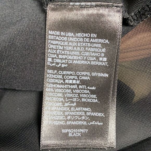 Bebe Black Peacock Feather Short Sleeve Top - Picture 6 of 7